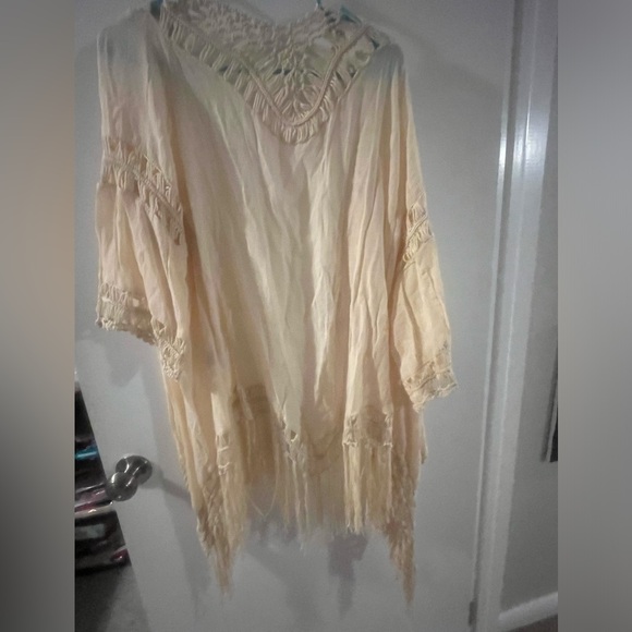Plus Size Women’s 2X Cream colored Hollow Out Tassel Kimono Cover - Picture 3 of 12